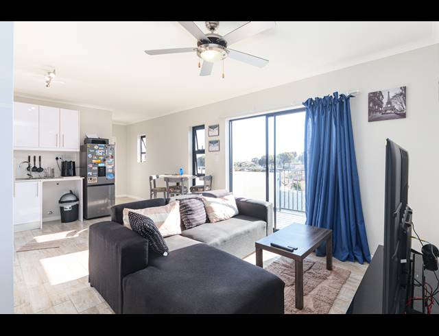 2 BEDROOM APARTMENT FOR SALE IN TABLE VIEW